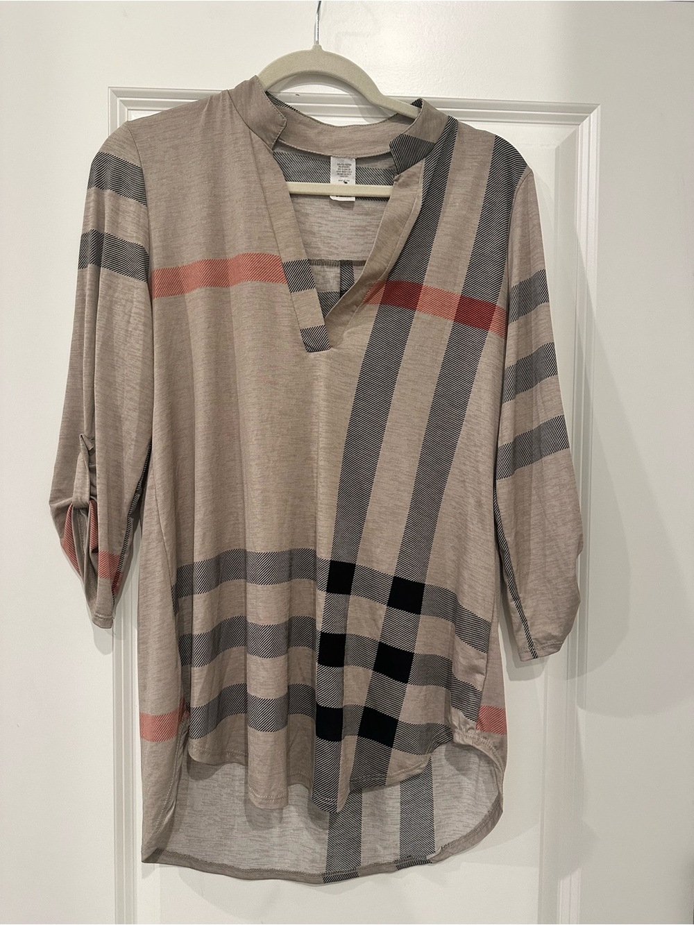 Source Unknown Beige Plaid V-Neck Tunic with Coral Accents